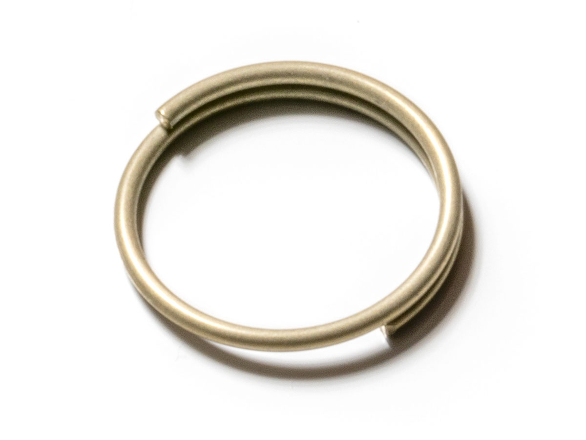 Federring für Ersatzschlüssel mit Kappe